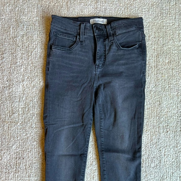 Madewell | Mid-Rise Skinny Jeans | Raw Hem | Sz. 25 - Picture 2 of 3